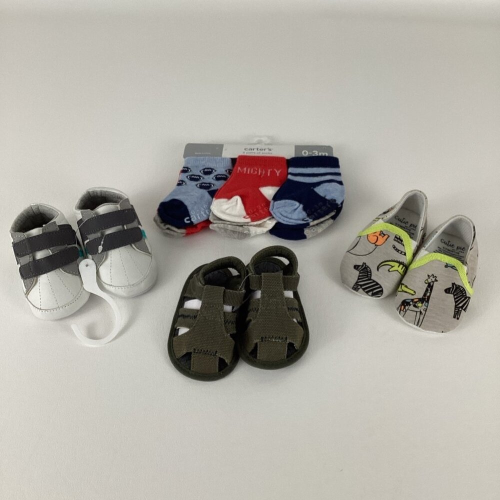 Old Navy Baby Boy Shoe Lot Size 0-3mo Casual Sandals Shoes Socks New with Tags